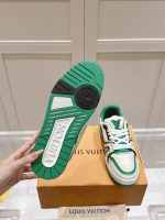 Louis Vuitton White & Green Leather Sneakers – Bold Color Contrast, Iconic LV Logo, Elevated Style - 图片 3