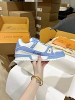 Louis Vuitton Light Blue & White Sneakers – Soft Palette, Bold Logo, Elegant Streetwear - 图片 5