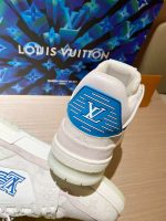 Louis Vuitton White & Black Sneakers – Iconic Four-Leaf Clover, Signature Detail, Timeless Craftsmanship - 图片 3