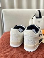 Louis Vuitton White Sneakers with Red LV Logo – Bold Statement, Iconic Design, Timeless Luxury - 图片 3