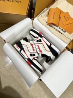 Louis Vuitton Sneakers – Luxury Designer Shoes, Premium Leather, Iconic LV Logo, Chunky Sole, Fashion Statement - 图片 6