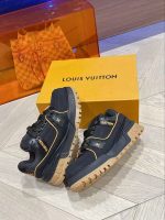 Louis Vuitton Sneakers – Luxury Designer Shoes, Premium Leather, Iconic LV Logo, Chunky Sole, Fashion Statement - 图片 7