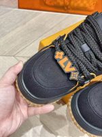 Louis Vuitton Sneakers – Luxury Designer Shoes, Premium Leather, Iconic LV Logo, Chunky Sole, Fashion Statement - 图片 6