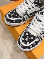 Louis Vuitton Sneakers – Luxury Designer Shoes, Premium Leather, Iconic LV Logo, Chunky Sole, Fashion Statement - 图片 5