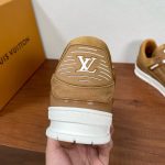 Louis Vuitton Sneakers – Luxury Designer Shoes, Premium Leather, Iconic LV Logo, Chunky Sole, Fashion Statement - 图片 6