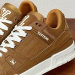 Louis Vuitton Sneakers – Luxury Designer Shoes, Premium Leather, Iconic LV Logo, Chunky Sole, Fashion Statement - 图片 3