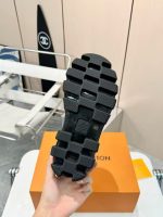 Louis Vuitton Boots for Men – Luxury Leather Chelsea & Hiking Style, Iconic LV Detailing, Handcrafted Design - 图片 2