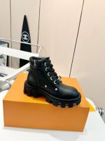 Louis Vuitton Boots for Men – Luxury Leather Chelsea & Hiking Style, Iconic LV Detailing, Handcrafted Design - 图片 5