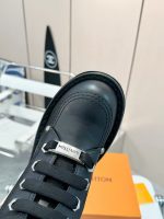 Louis Vuitton Boots for Men – Luxury Leather Chelsea & Hiking Style, Iconic LV Detailing, Handcrafted Design - 图片 3