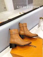 Louis Vuitton Boots for Men – Luxury Leather Chelsea & Hiking Style, Iconic LV Detailing, Handcrafted Design - 图片 7