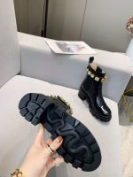 Gucci Black Patent Leather Chelsea Boots – Crystal-Embellished Horsebit, Chunky Sole, Glamorous Edge - 图片 4