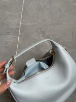 Celine Half Moon Bag – Iconic Crescent Shape, Grained Leather, Designer Shoulder Bag with Detachable Strap - 图片 5