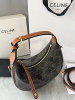 Celine Half Moon Bag – Iconic Crescent Shape, Grained Leather, Designer Shoulder Bag with Detachable Strap - 图片 9