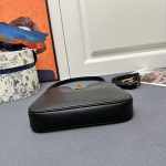 Tory Burch 6642SQ Shoulder Bag – Iconic Lock Clasp, Smooth Leather, Designer Tote with Detachable Strap - 图片 5