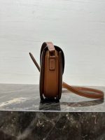 Celine Classic Monogram Saddle Bag – Iconic Double C Pattern, Vintage-Inspired Silhouette, Designer Crossbody with Gold-Tone Clasp - 图片 7
