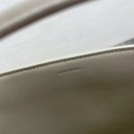 Celine Bucket Bag – Iconic Double C Clasp, Smooth Leather, Designer Tote with Top Handle and Detachable Strap - 图片 4