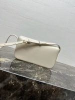 Celine Classic Box Clutch – Iconic Double C Clasp, Smooth Leather, Designer Mini Bag with Adjustable Strap - 图片 7