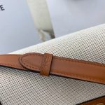 Celine Classic Box Bag – Iconic Double C Clasp, Canvas & Leather Trim, Designer Crossbody with Adjustable Strap - 图片 4