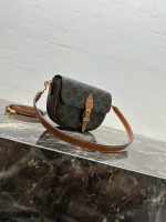 Celine Classic Monogram Belt Bag – Iconic Double C Pattern, Vintage-Inspired Silhouette, Designer Crossbody with Buckle Closure - 图片 8