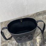 Celine Classic Leather Bucket Bag – Iconic Embossed Double C Logo, Smooth Leather, Designer Tote with Detachable Strap - 图片 3