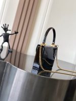 Celine Classic Mini Box Bag – Iconic Double C Clasp, Glossy Leather, Designer Mini Tote with Chain Strap - 图片 9