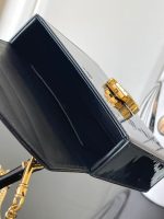 Celine Classic Mini Box Bag – Iconic Double C Clasp, Glossy Leather, Designer Mini Tote with Chain Strap - 图片 2