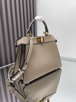 Celine-Style Mini Handbag – Iconic Gold-Tone Lock Clasp, Smooth Leather, Structured Silhouette with Detachable Shoulder Strap - 图片 9