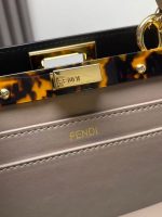 Celine-Style Mini Handbag – Iconic Gold-Tone Lock Clasp, Smooth Leather, Structured Silhouette with Detachable Shoulder Strap - 图片 3