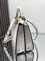 Celine-Style Mini Handbag – Iconic Gold-Tone Lock Clasp, Smooth Leather, Structured Silhouette with Detachable Shoulder Strap - 图片 8