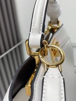 Celine-Style Mini Handbag – Iconic Gold-Tone Lock Clasp, Smooth Leather, Structured Silhouette with Detachable Shoulder Strap - 图片 6