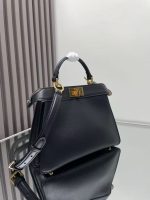 Celine-Style Mini Handbag – Iconic Gold-Tone Lock Clasp, Smooth Leather, Structured Silhouette with Detachable Shoulder Strap - 图片 9