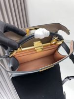 Celine-Style Mini Handbag – Iconic Gold-Tone Lock Clasp, Smooth Leather, Structured Silhouette with Detachable Shoulder Strap - 图片 4