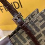 Fendi-Style Zucca Tote Bag – Iconic FF Monogram Print, Metal Buckle Closure, Premium Canvas with Leather Trim - 图片 8