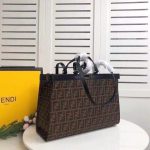 Fendi-Style Large Tote Bag – Iconic Zucca FF Monogram Print, Metal Frame Closure, Premium Canvas with Leather Trim - 图片 7
