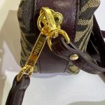 Fendi-Style Mini Camera Bag – Iconic Zucca FF Monogram Print, Brown Leather Trim, Gold-Tone Lock Clasp with Adjustable Strap - 图片 5