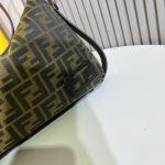 Fendi-Style Mini Camera Bag – Iconic Zucca FF Monogram Print, Brown Leather Trim, Gold-Tone Lock Clasp with Adjustable Strap - 图片 7