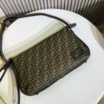 Fendi-Style Mini Camera Bag – Iconic Zucca FF Monogram Print, Brown Leather Trim, Gold-Tone Lock Clasp with Adjustable Strap - 图片 5