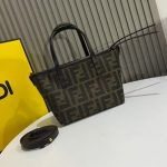 Fendi-Style Mini Camera Bag – Iconic Zucca FF Monogram Print, Brown Leather Trim, Gold-Tone Lock Clasp with Adjustable Strap - 图片 8
