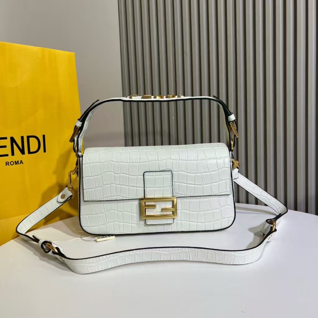微信图片_20250926183954_8529_76 Fendi-Style Mini Bag – White Crocodile-Embossed Leather, Gold-Tone FF Lock Clasp, Top Handle & Adjustable Shoulder Strap - 图片 1