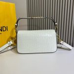 Fendi-Style Mini Bag – White Crocodile-Embossed Leather, Gold-Tone FF Lock Clasp, Top Handle & Adjustable Shoulder Strap - 图片 9