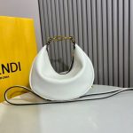 Fendi-Style White Crescent Moon Bag – Smooth Leather, Minimalist Design, Adjustable Shoulder Strap (20×13×7cm) - 图片 6