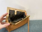 Fendi-Style Vintage Clutch Bag – Tan Leather with Gold-Tone Frame, Minimalist Design & Adjustable Shoulder Strap - 图片 2